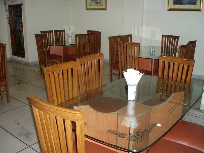 FabHotel Ashu Palace Karol Bagh Dillí Restaurace fotografie